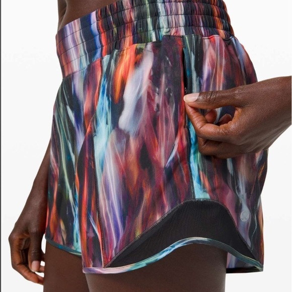 Lululemon Hotty Hot Shorts High-Rise Long 4" Chroma Fusion Multi Black - Picture 11 of 11